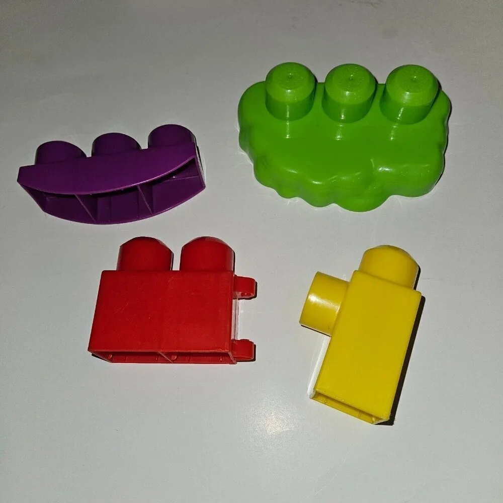 100+ Mega Bloks First Builders Brick Toy Lot Figures Vehicles Cow Firetruck